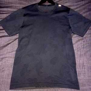 Lululemon Metal Vent T-Shirt